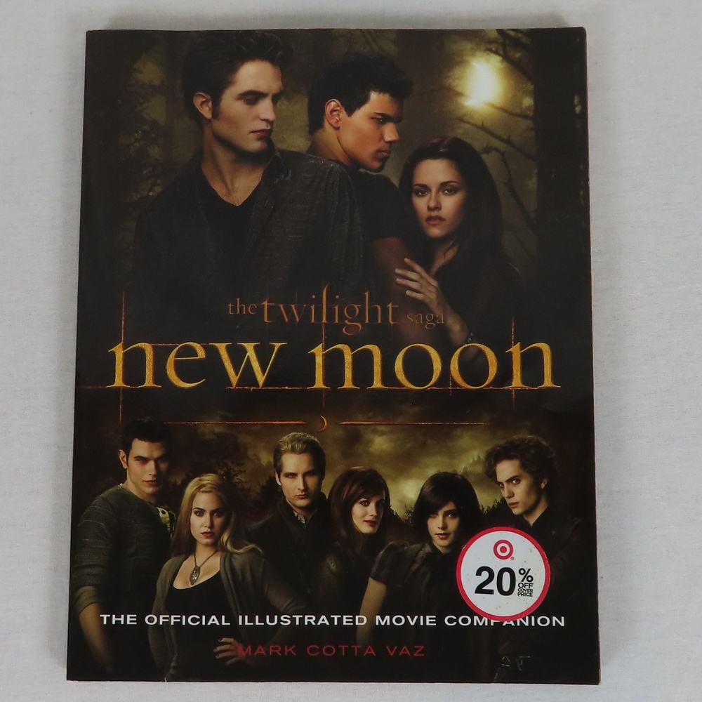Twilight New Moon Official Illustrated Movie Companion Book